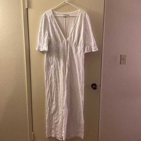 Eyelet Dress - Picture 3 of 8